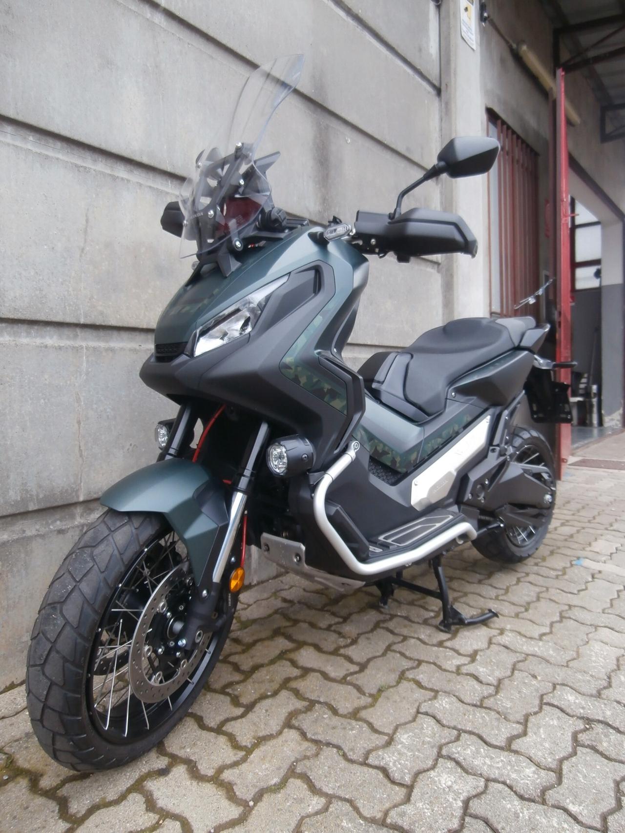 Honda X-ADV 750 (2018 - 20) 2020 passaggio incluso.