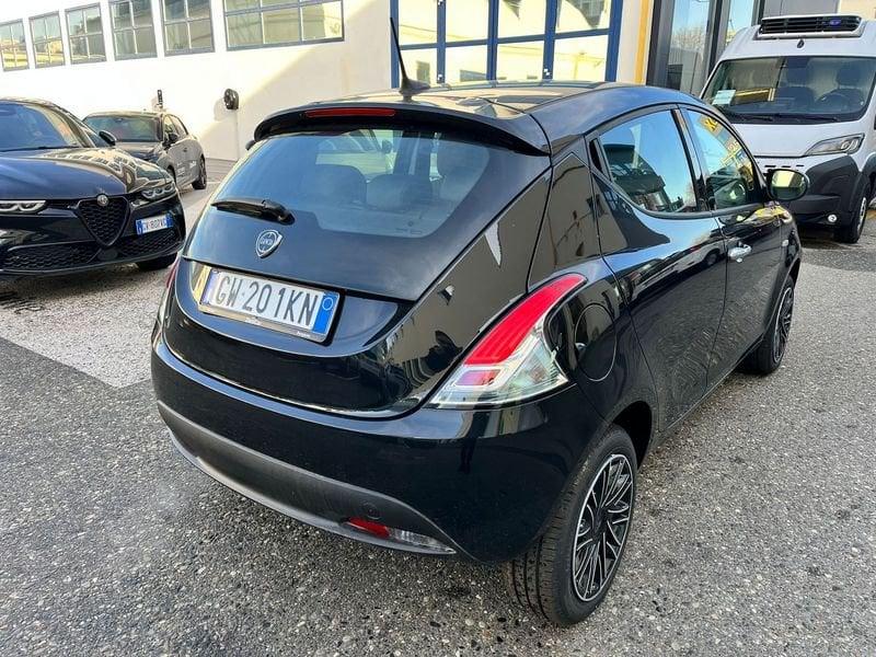 Lancia Ypsilon 1.0 FireFly 5 porte S&S Hybrid Oro