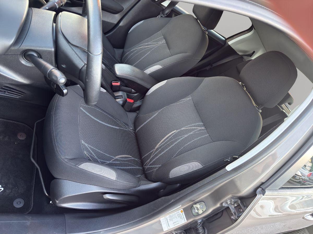 PEUGEOT - 208 - 1.4 HDi 68 CV 5p. Allure