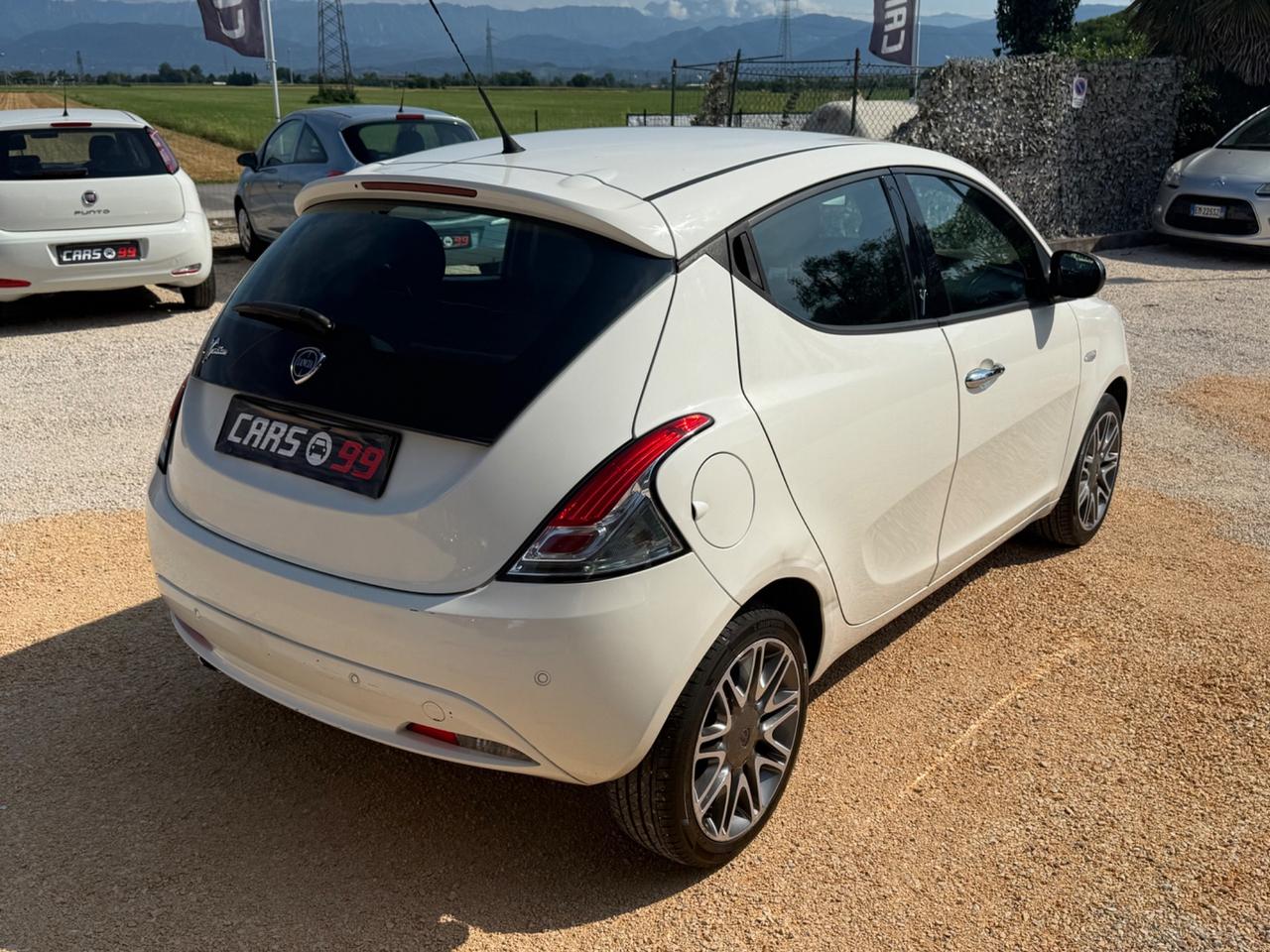 Lancia Ypsilon 1.2 69 CV 5 porte Platinum