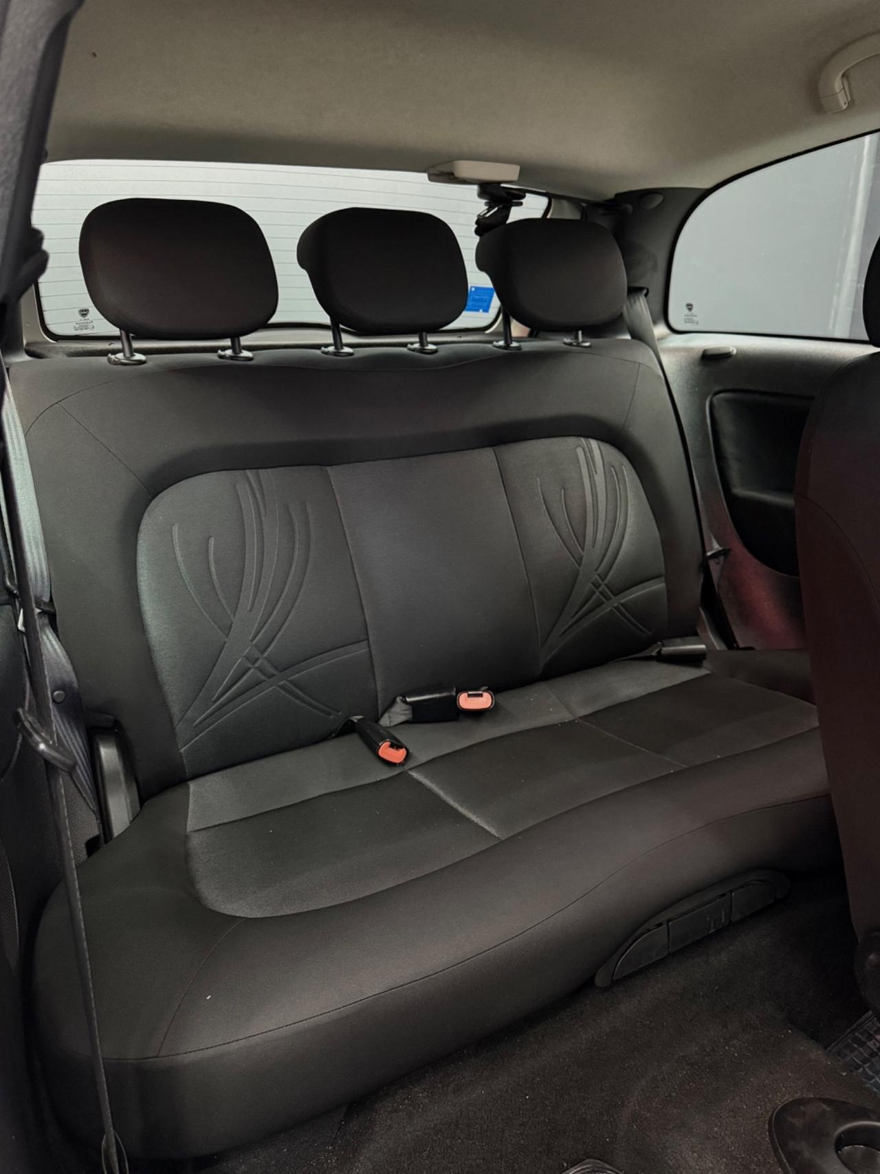 Lancia Ypsilon 1.3 Multijet 75 CV Unyca 2012