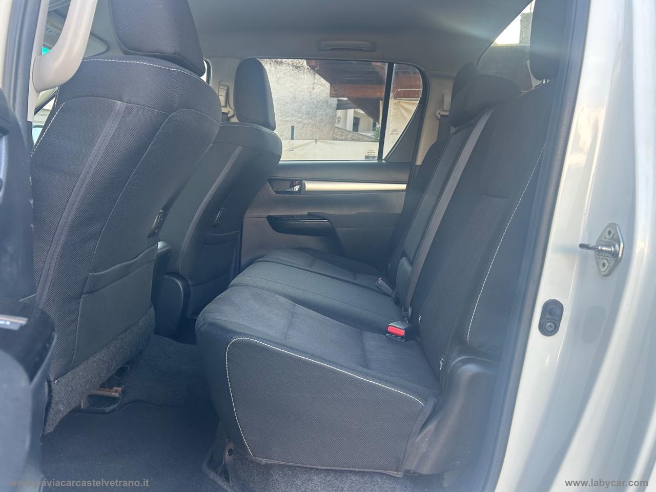 TOYOTA Hilux 2.4 D-4D 4WD 4p. DC Comfort