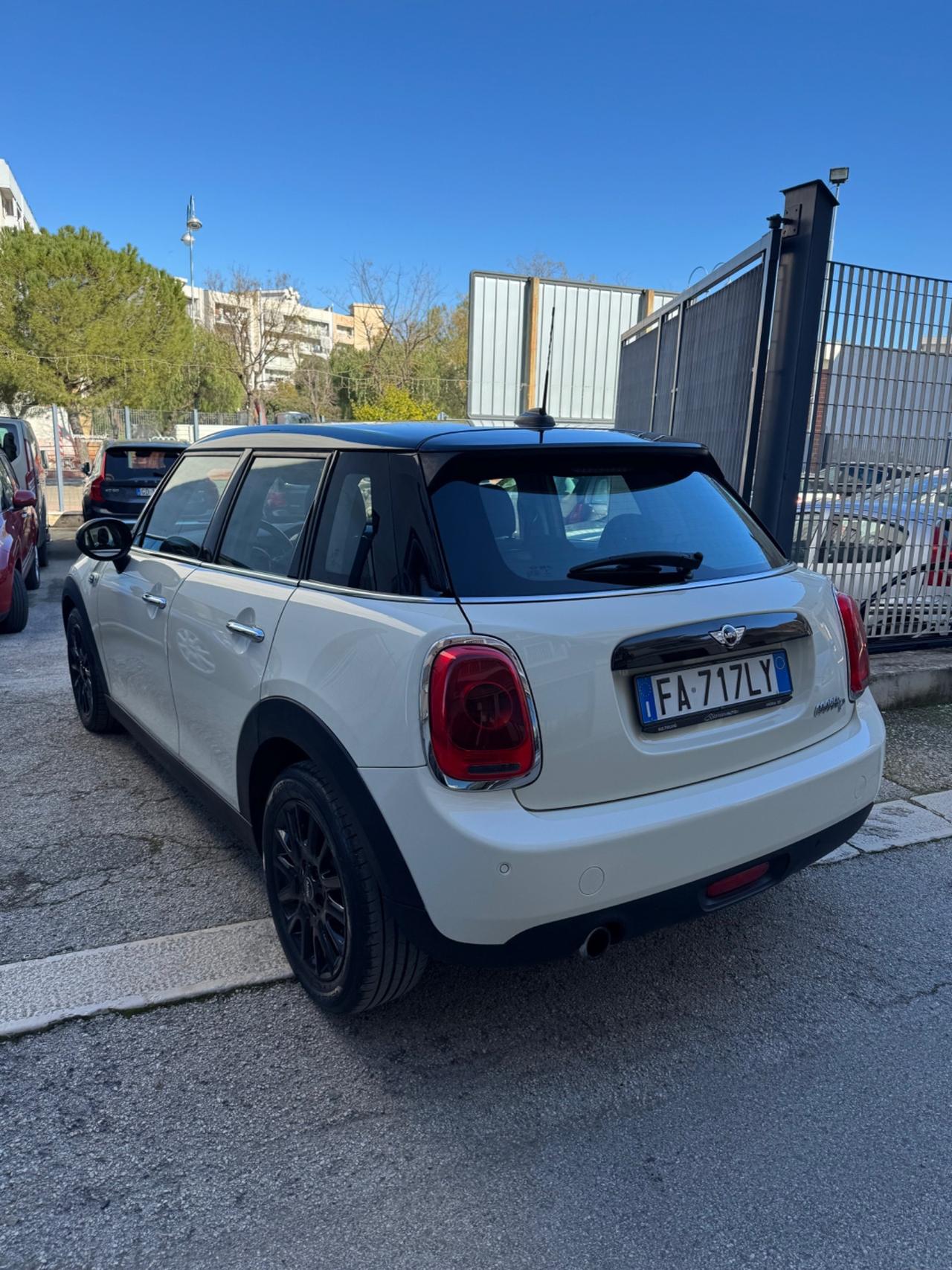 Mini 1.5 Cooper D Business XL 5 porte