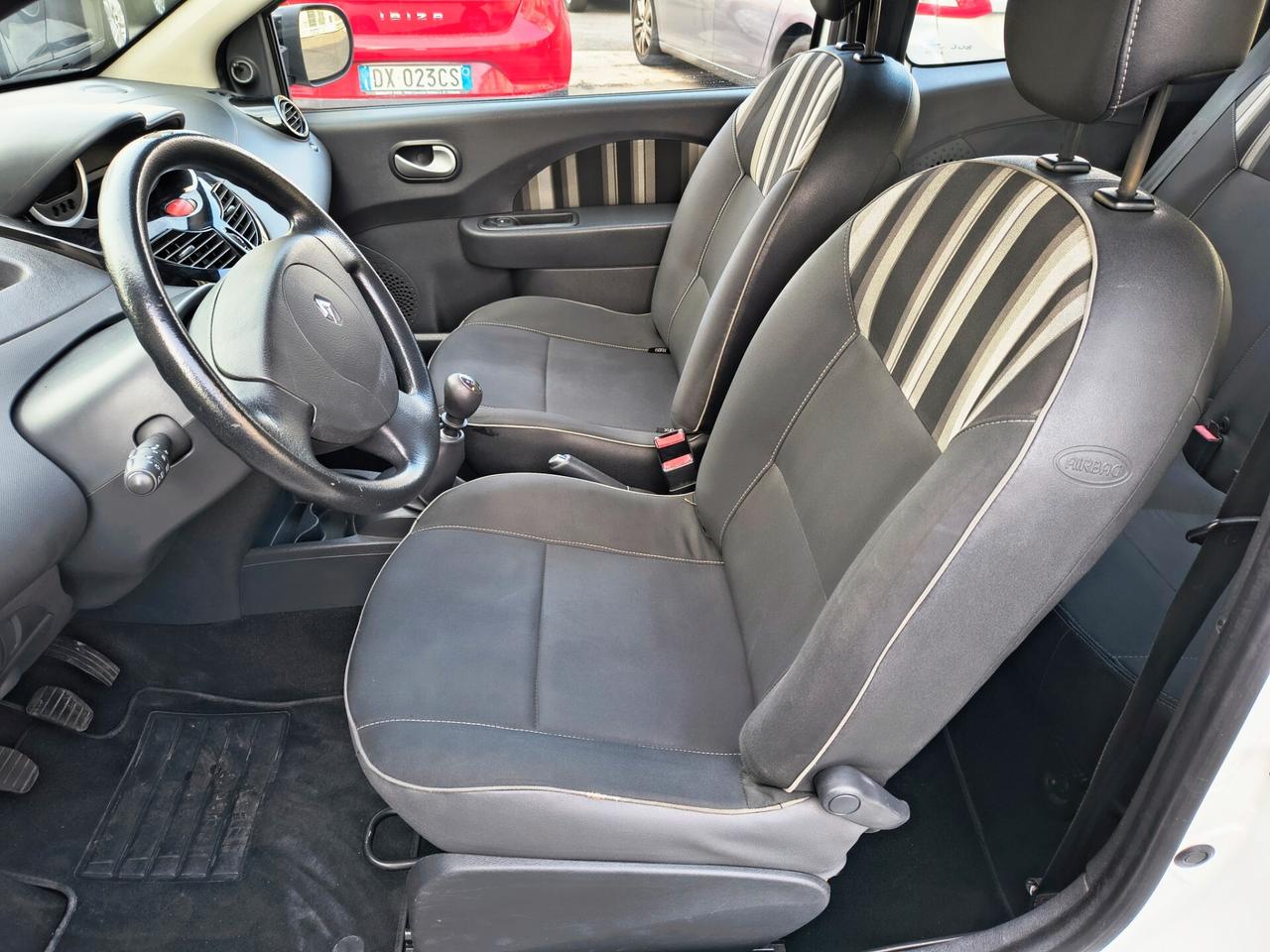 RENAULT TWINGO 1.2 BENZINA SOLO 88.000 KM 2014