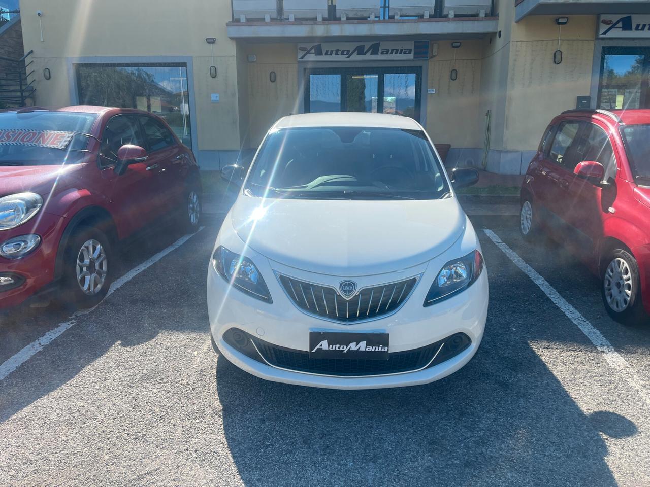 Lancia Ypsilon 1.0 FireFly 5 porte S&S Hybrid Silver