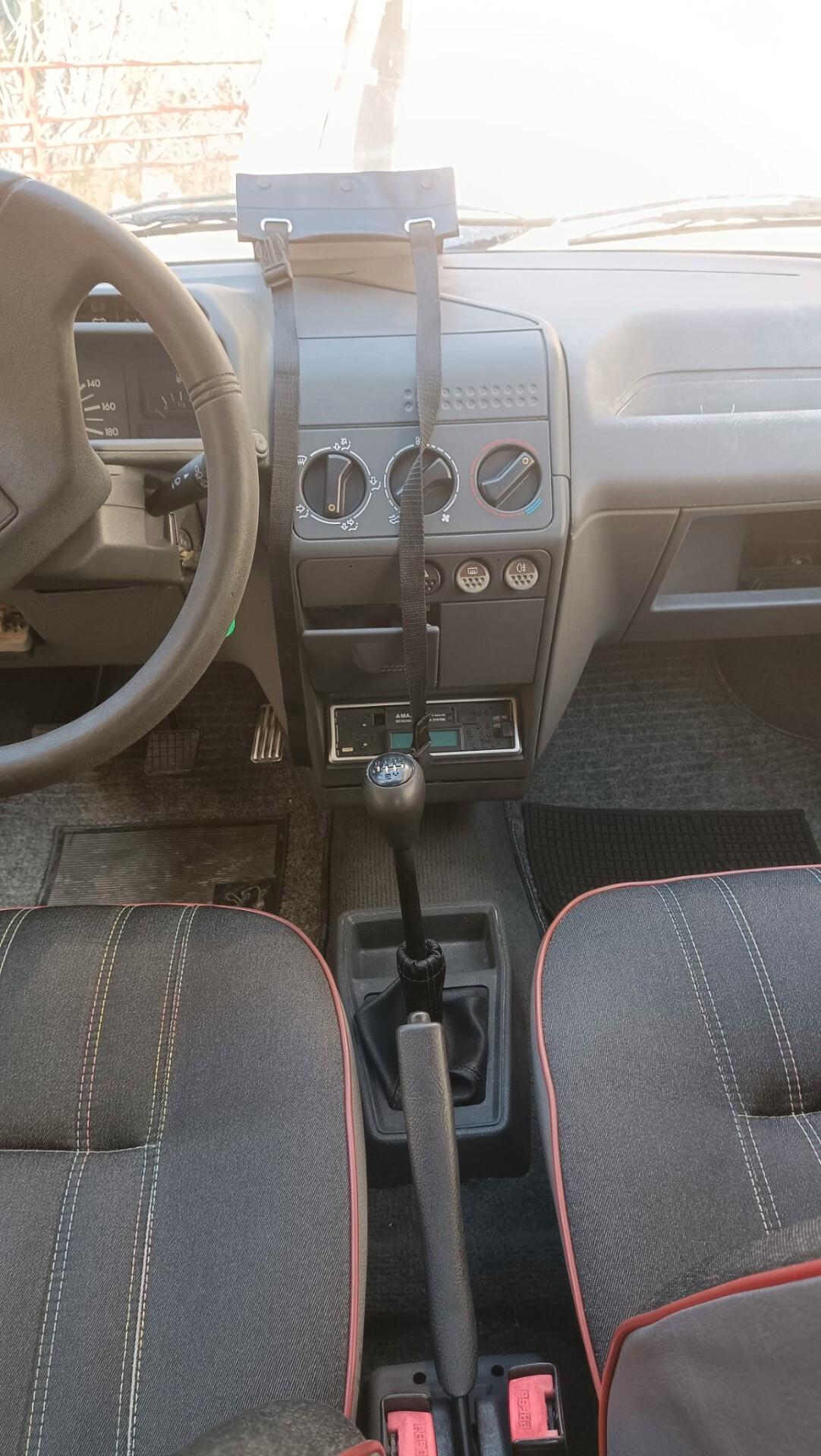 Peugeot 205 954 5 porte Look