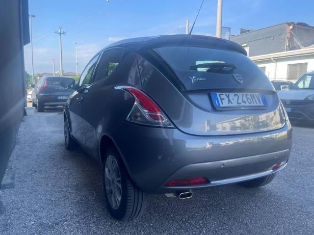 Lancia Ypsilon 1.2 Gold s&s PDC Cerchi 15" Schermo 5"