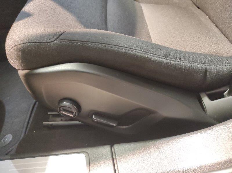 VOLVO V60 (2018-->) - V60 B4 (d) Geartronic Momentum Business