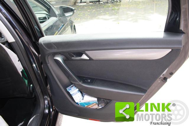 VOLKSWAGEN Passat Var. 2.0 TDI Highline Blue M.Tech.