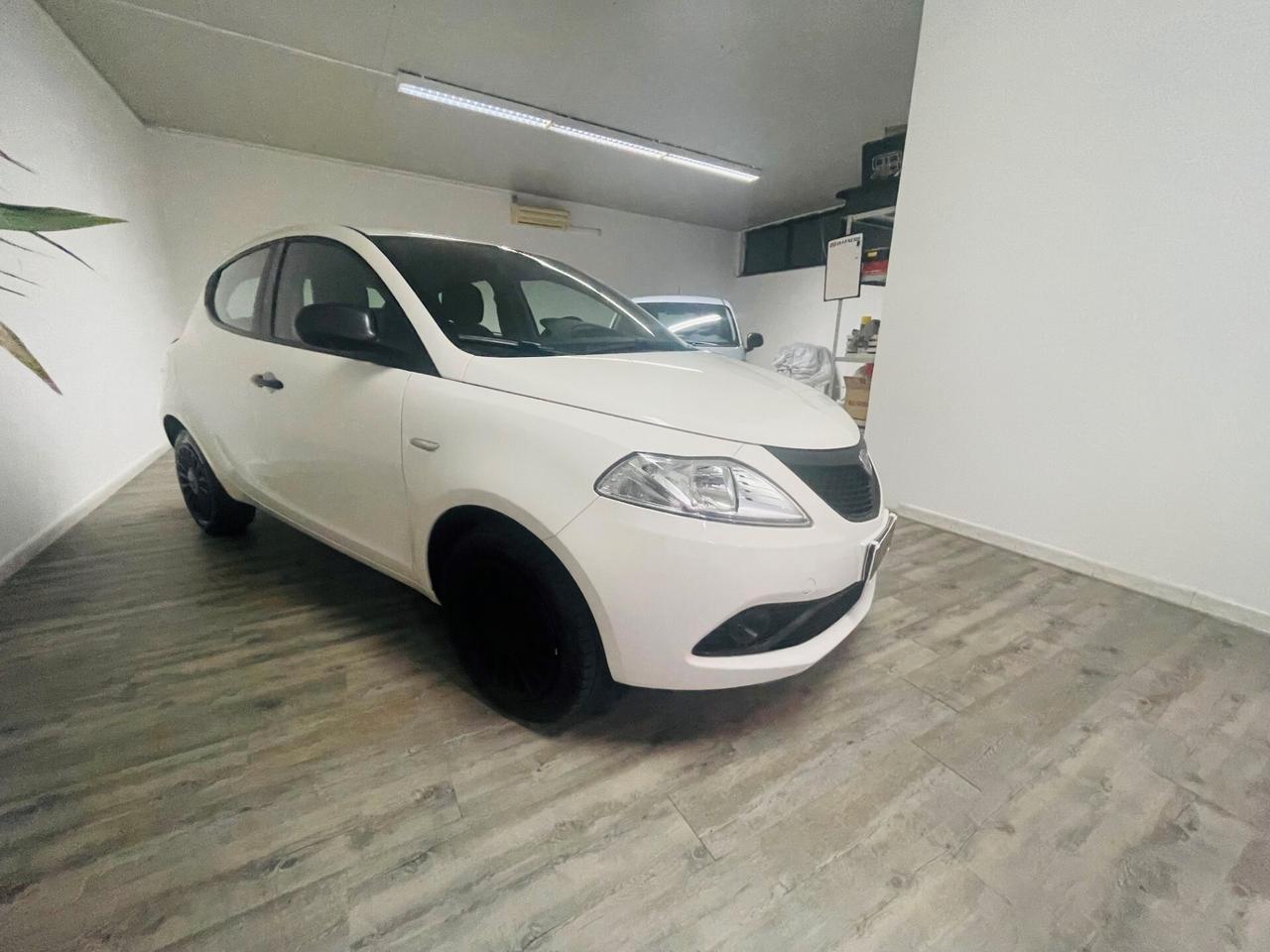 Lancia Ypsilon 1.2 69 CV 5 porte Elefantino Blu !!!!!!!!!!!!! KM 14.980 !!!!!!!!!!!