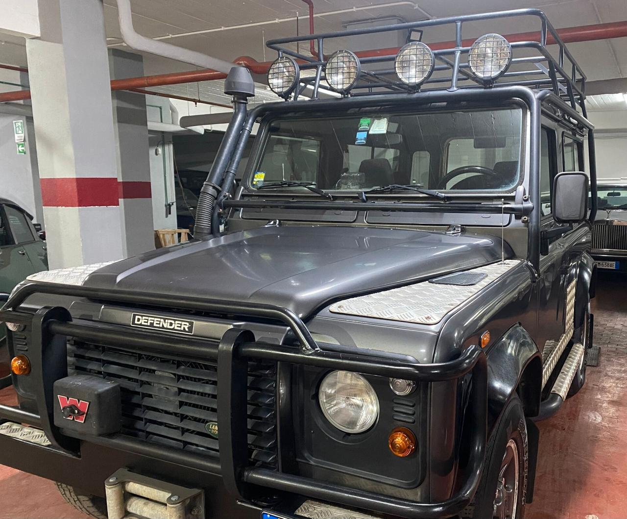 Land Rover Defender LD - Tomb Raider
