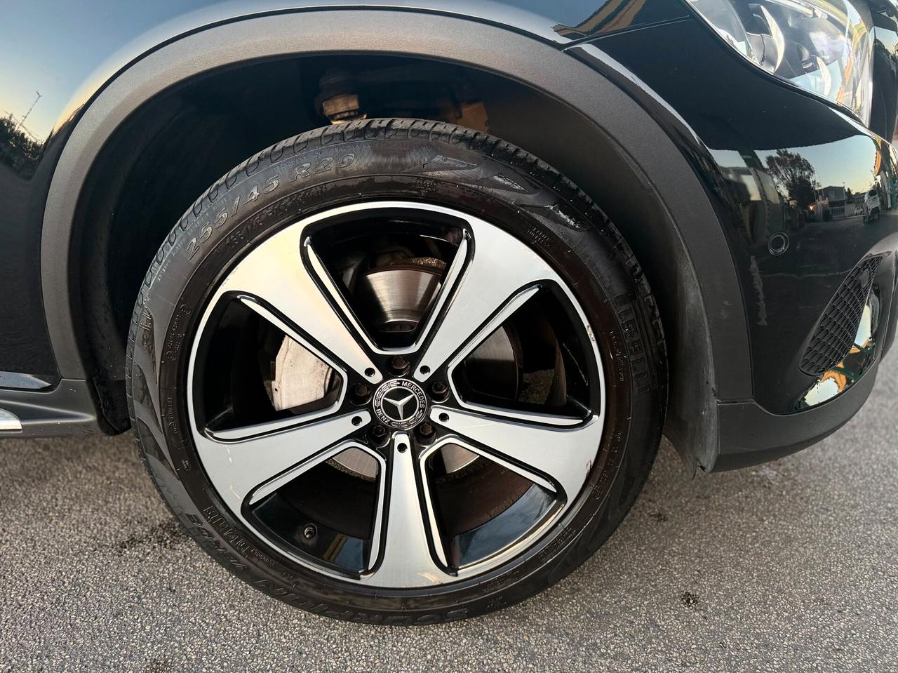 Mercedes-benz GLC 250 d 4Matic Total Black/PEDANE/20"/BELLA