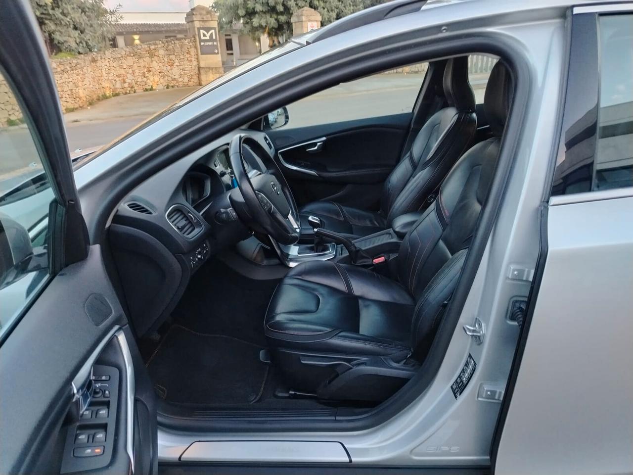 Volvo V40 Cross Country 2.0 D2