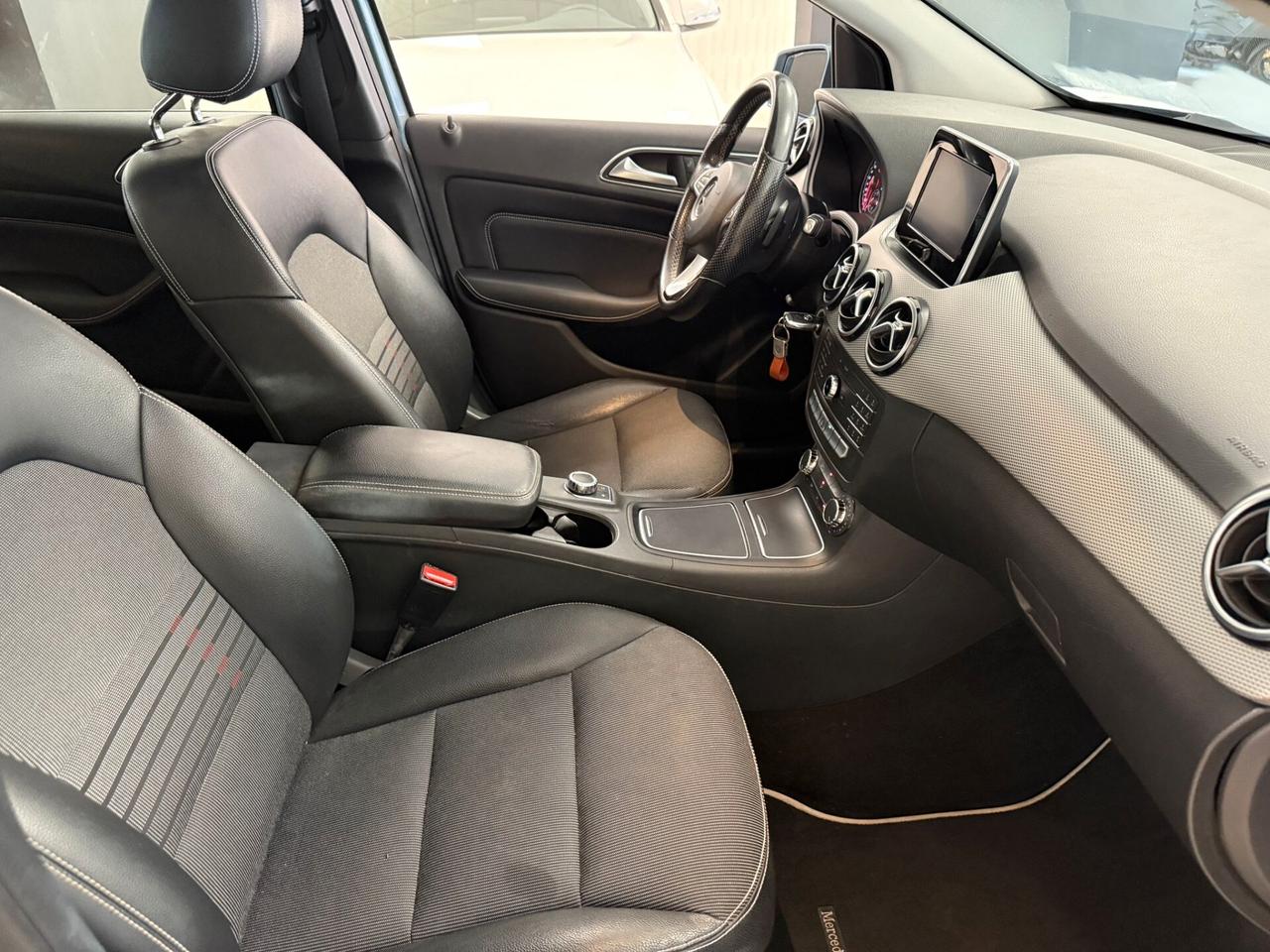 Mercedes-benz B 200 CDI 4Matic Automatic Premium