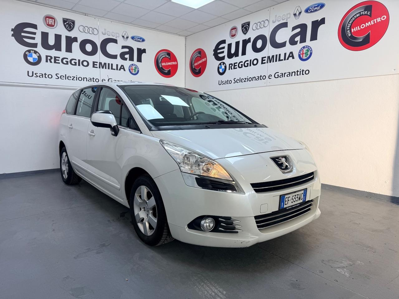 Peugeot 5008 1.6 HDi 112CV cambio robotizzato Féline 05/2011 Euro 5 Neopatentati