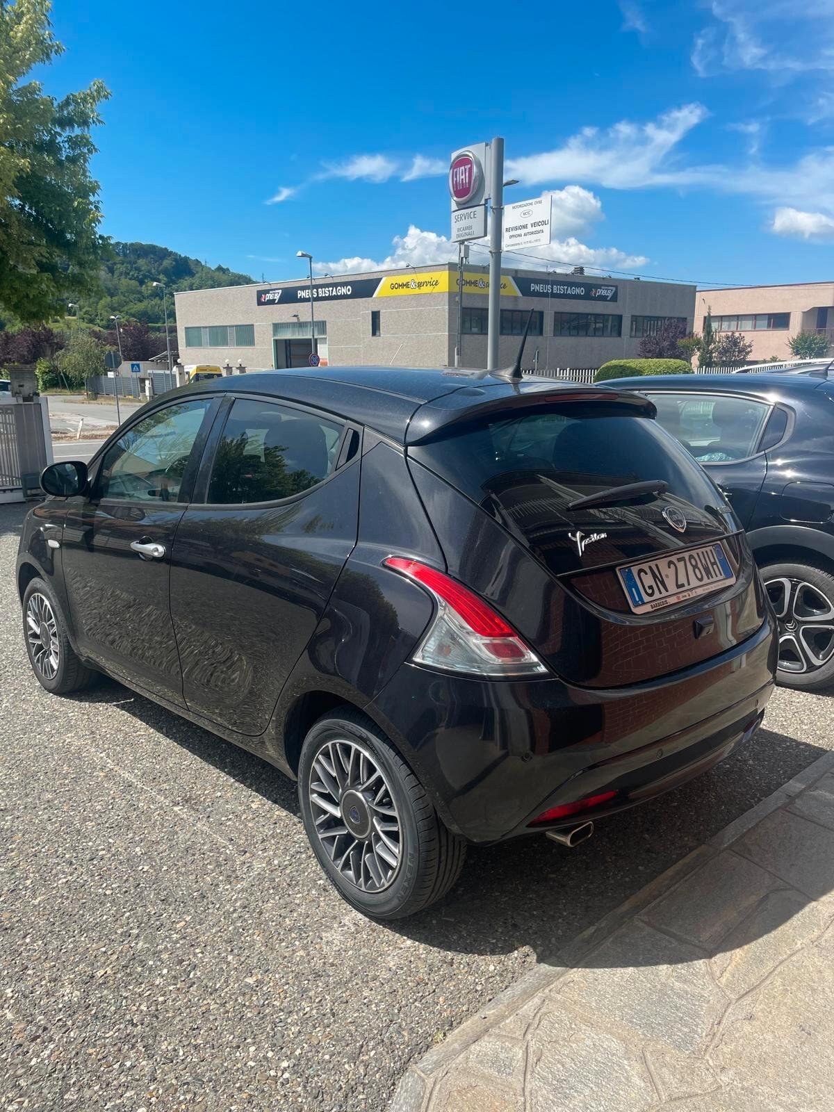 Lancia Ypsilon 1.0 FireFly 5 porte S&S Hybrid Gold Plus