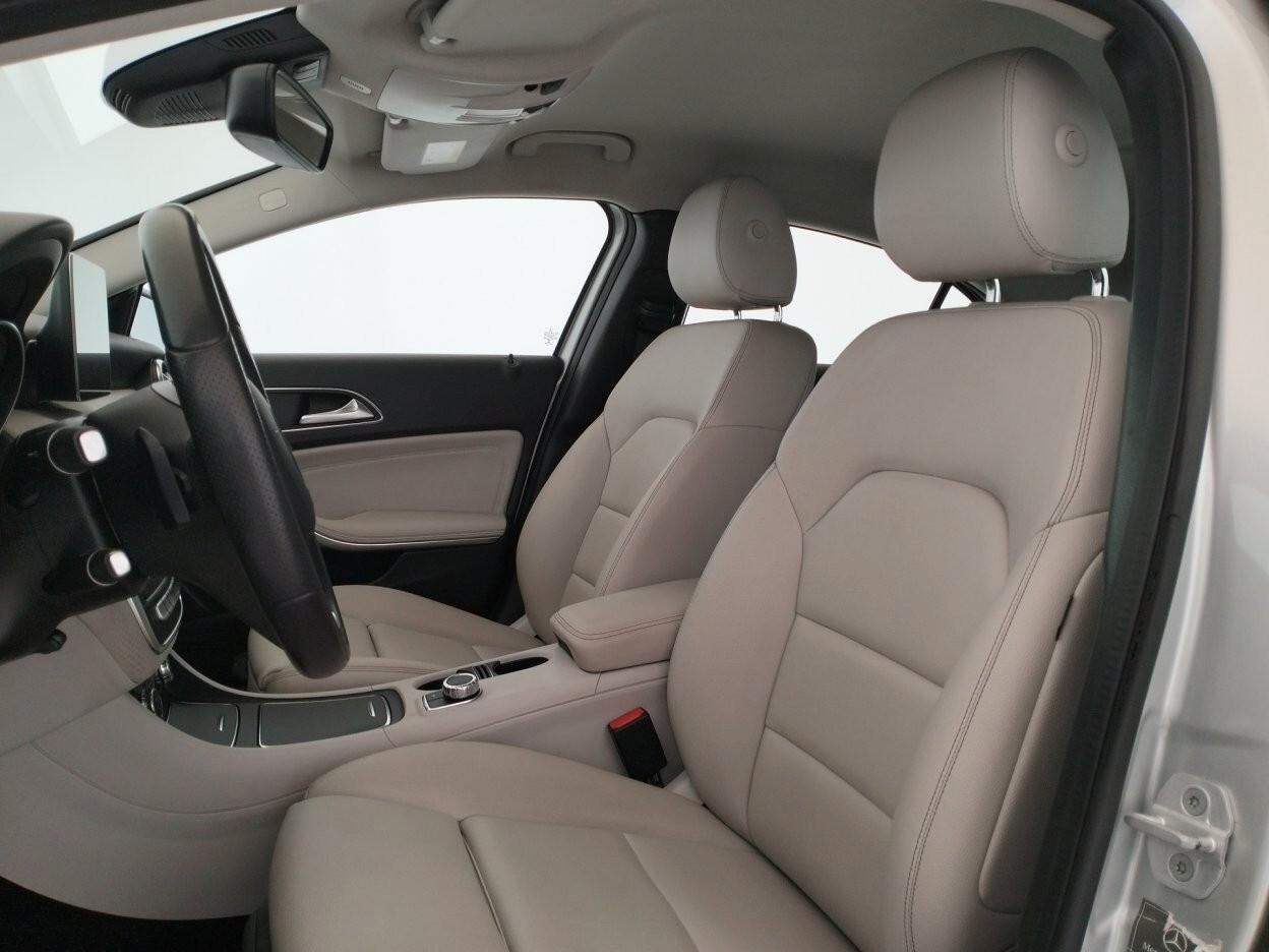 Mercedes-Benz A 200d Premium auto
