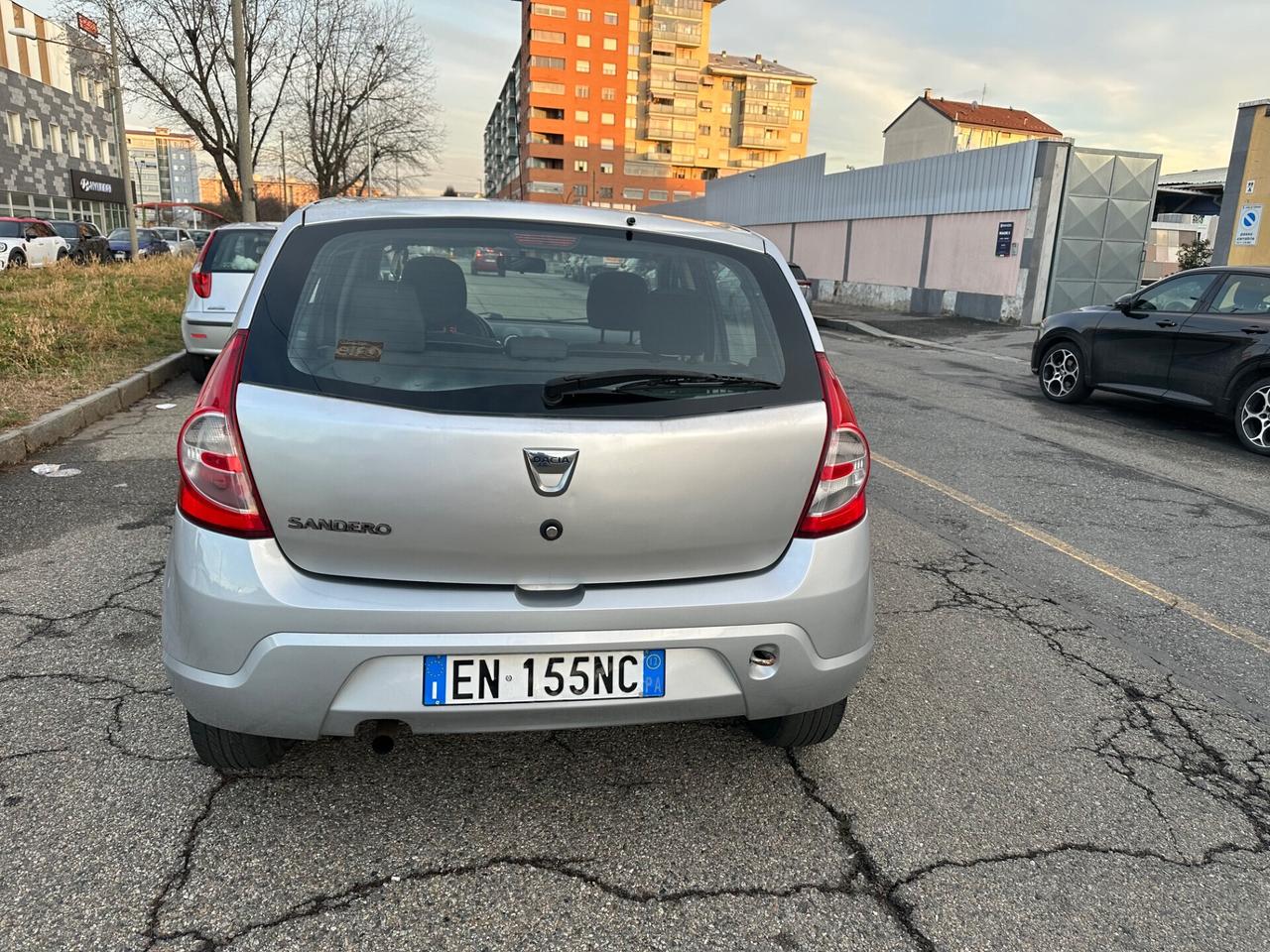 Dacia Sandero 1.2 16V GPL 75CV