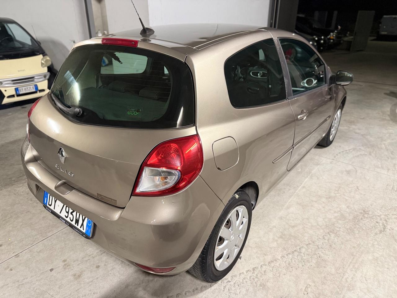 Renault Clio 1.2 16V 3 porte Luxe