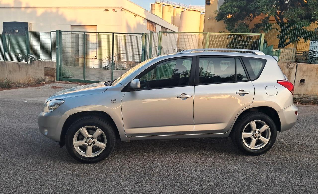 Toyota RAV 4 RAV4 2.2 D-4D 136 CV Sol