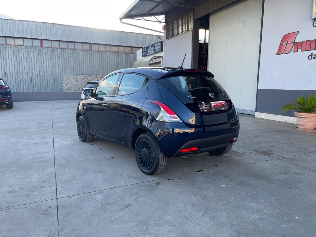 Lancia Ypsilon 1.0 FireFly 5 porte S&S Hybrid Ecochic Gold