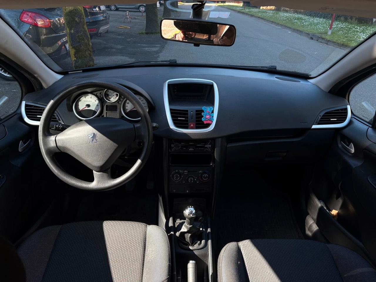 Peugeot 207 1.4 8V 75CV 5p. Active