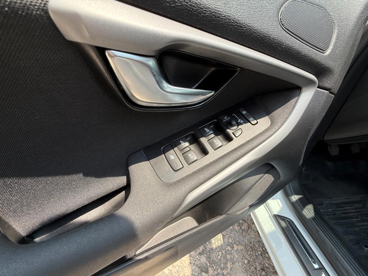 Volvo V40 T2 Momentum