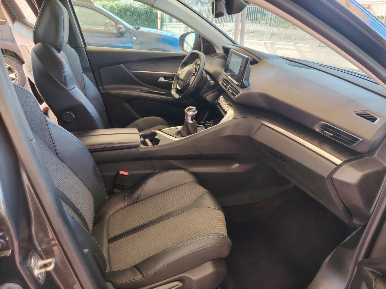 Peugeot 3008 blueHDi 130 allure pack restyling
