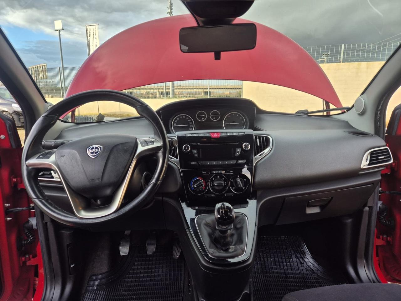 Lancia Ypsilon 0.9 TwinAir 85 CV 5 porte Metano Ecochic Gold