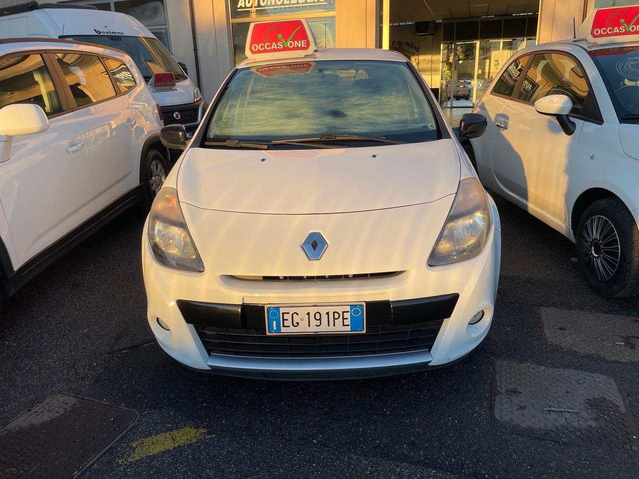 Renault Clio 1.2 16V 5 porte 20th Anniversario - Neo patentati - Nessun vincolo