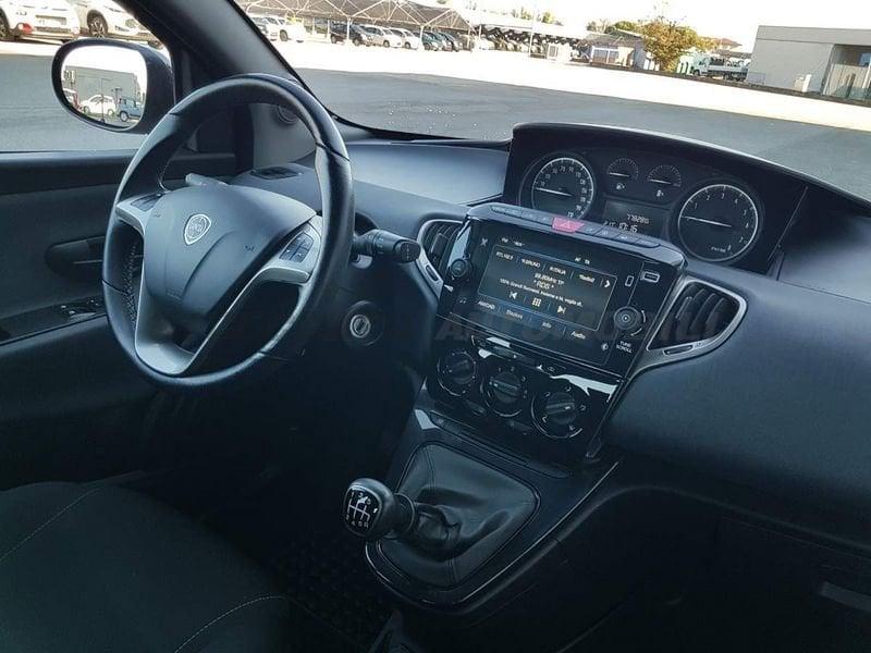 Lancia Ypsilon Ypsilon 1.0 firefly hybrid Gold s&s 70cv