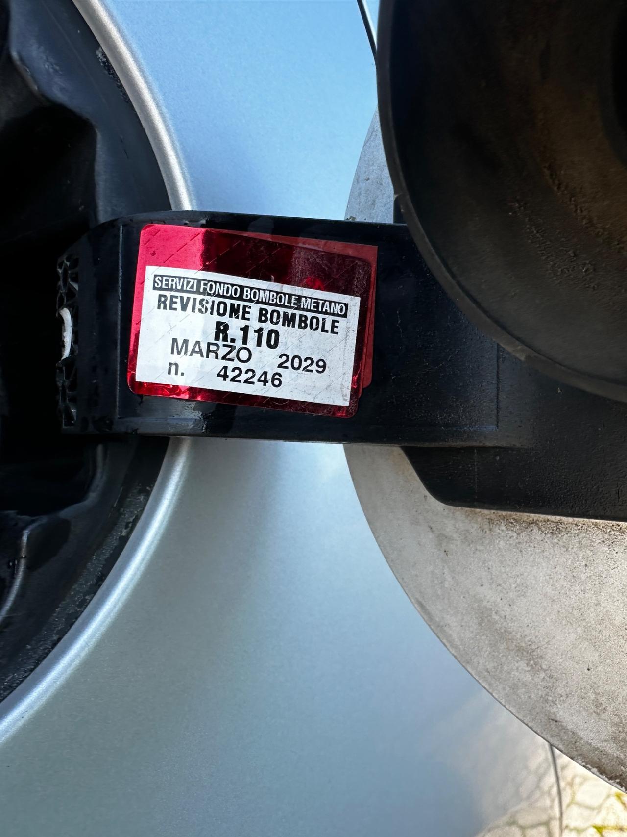 Lancia Ypsilon 0.9 TwinAir 85 CV 5 porte Metano Ecochic Gold