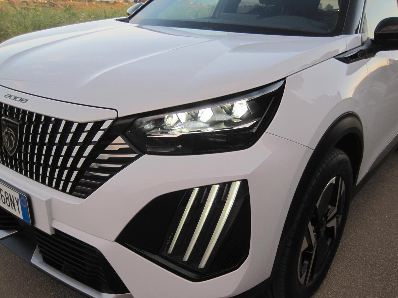 Peugeot 2008 PureTech 130 S&S EAT8 GT