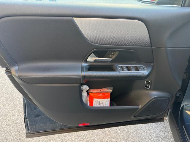 MERCEDES-BENZ GLA 200 d Automatic Premium