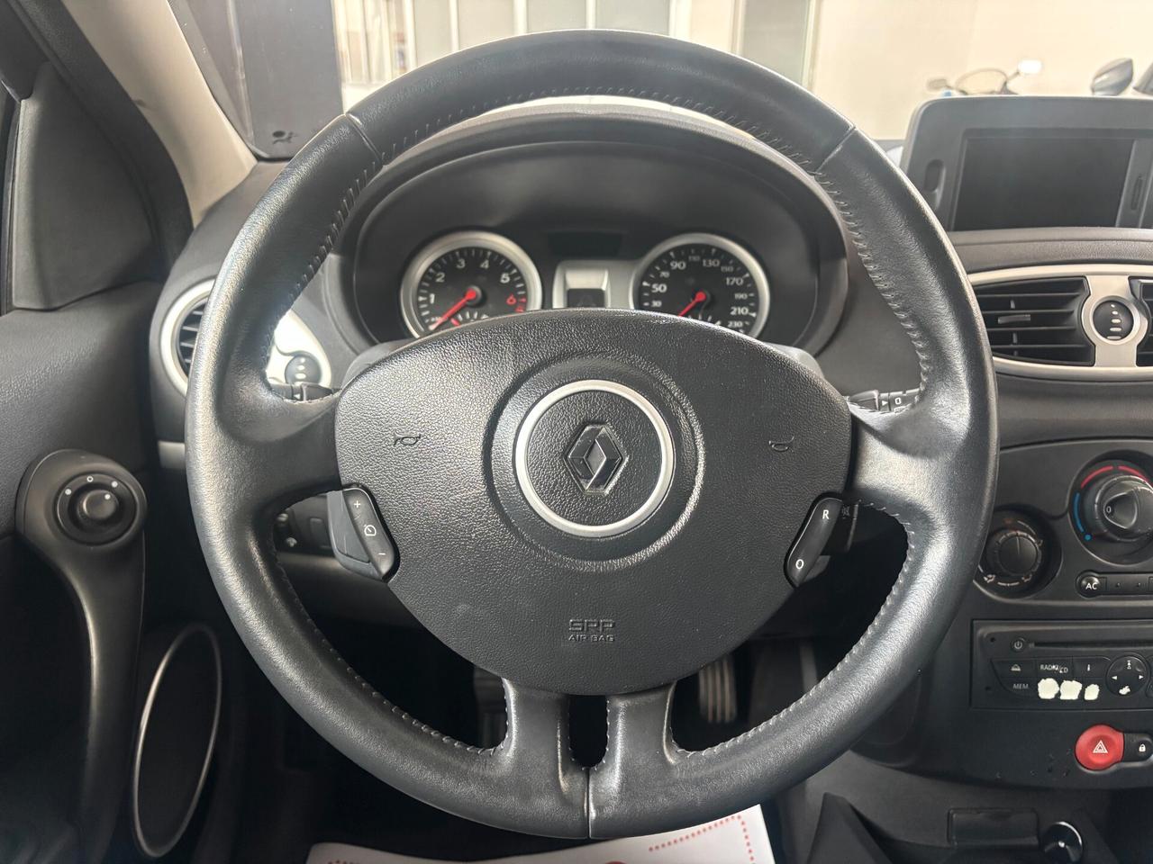 Renault Clio 1.2 16V 5 porte Dynamique