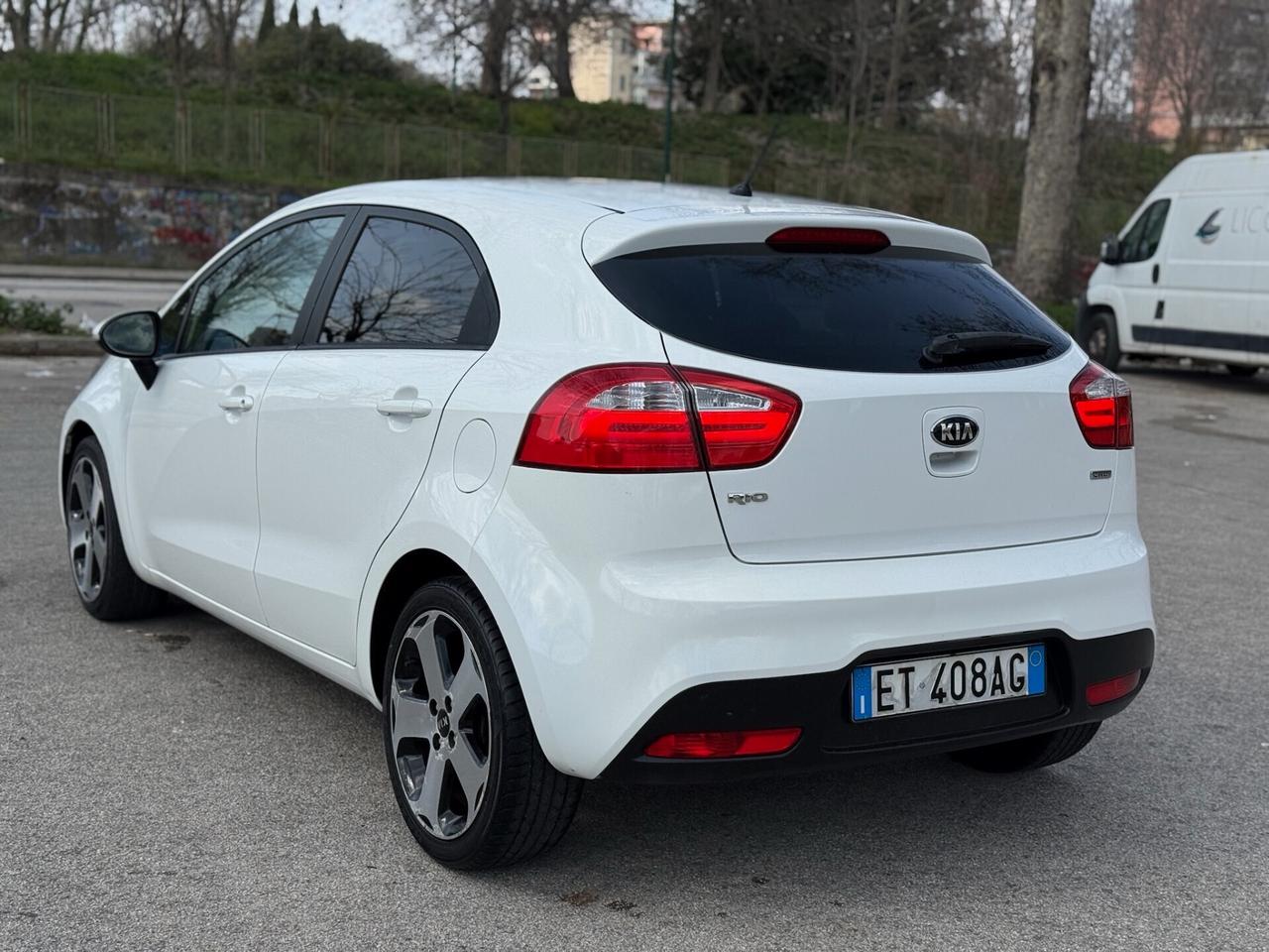 KIA Rio 1.1 CRDi 75cv 2013 5p. Cool