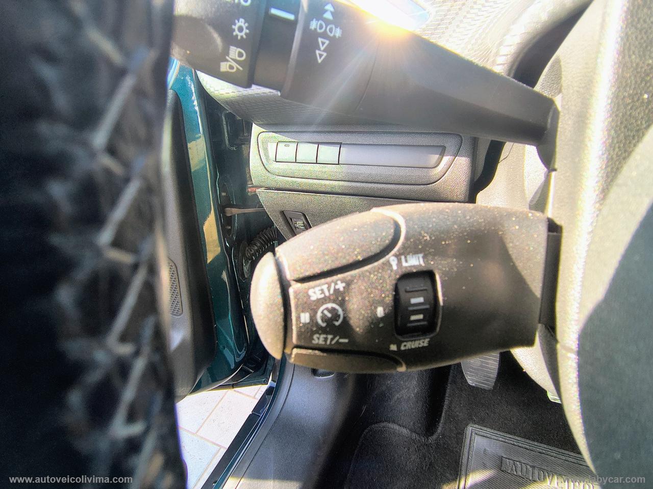 PEUGEOT 2008 BlueHDi 100 Allure