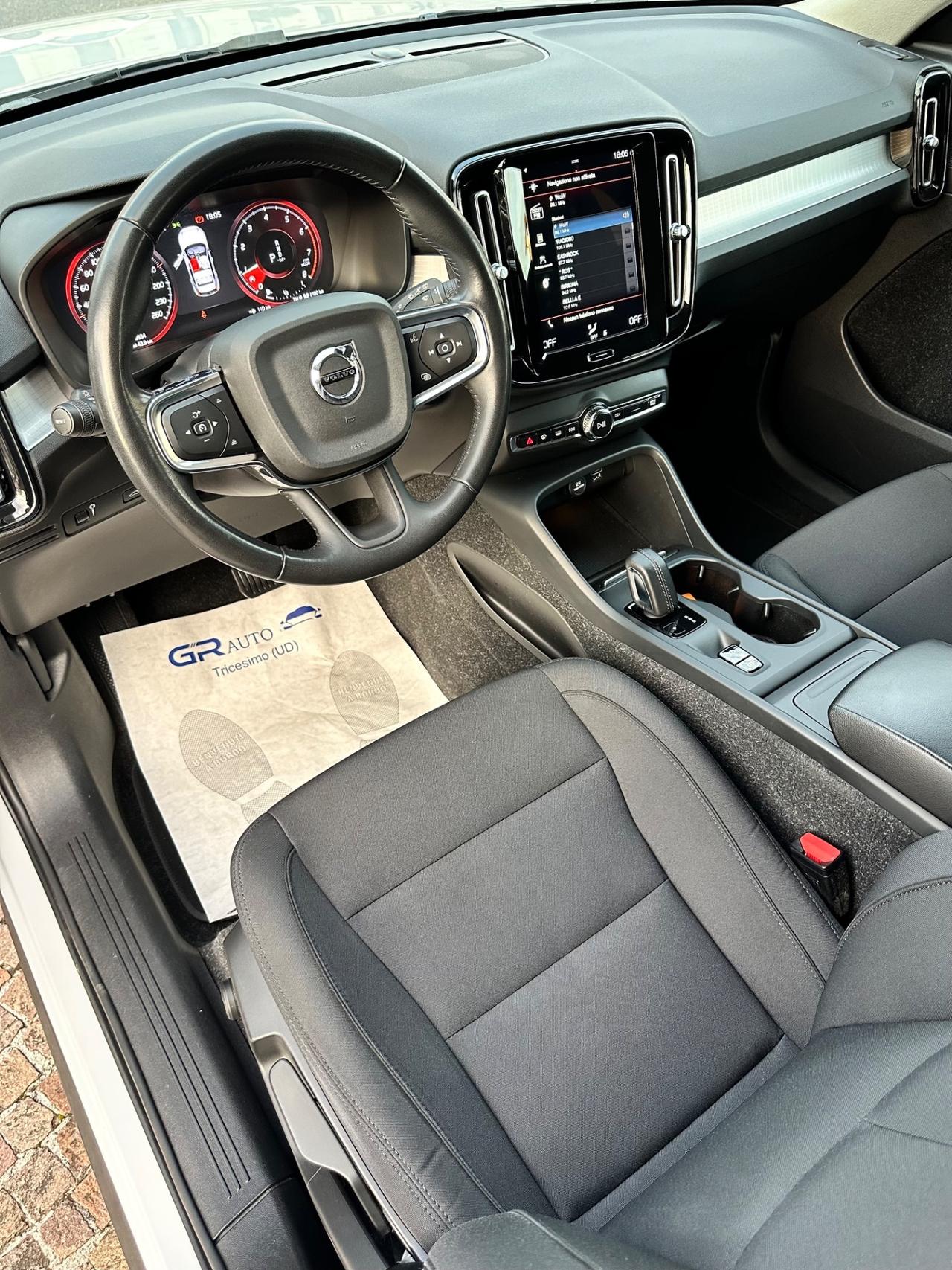 Volvo XC40 T3 Geartronic Momentum Core -km Certificati