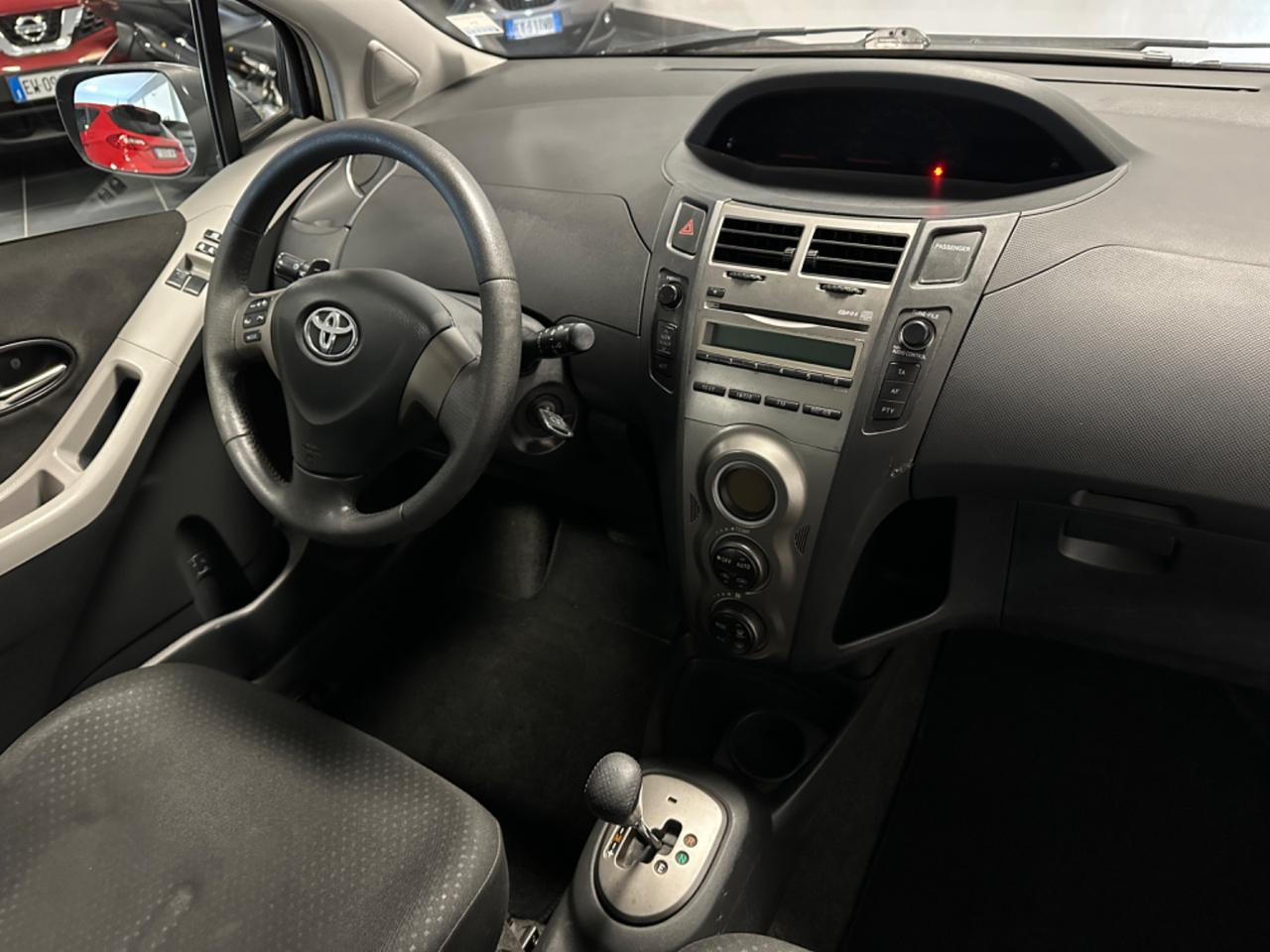 TOYOTA YARIS 1.3 AUTOMATICA NEOPATENTATI GARANZIA