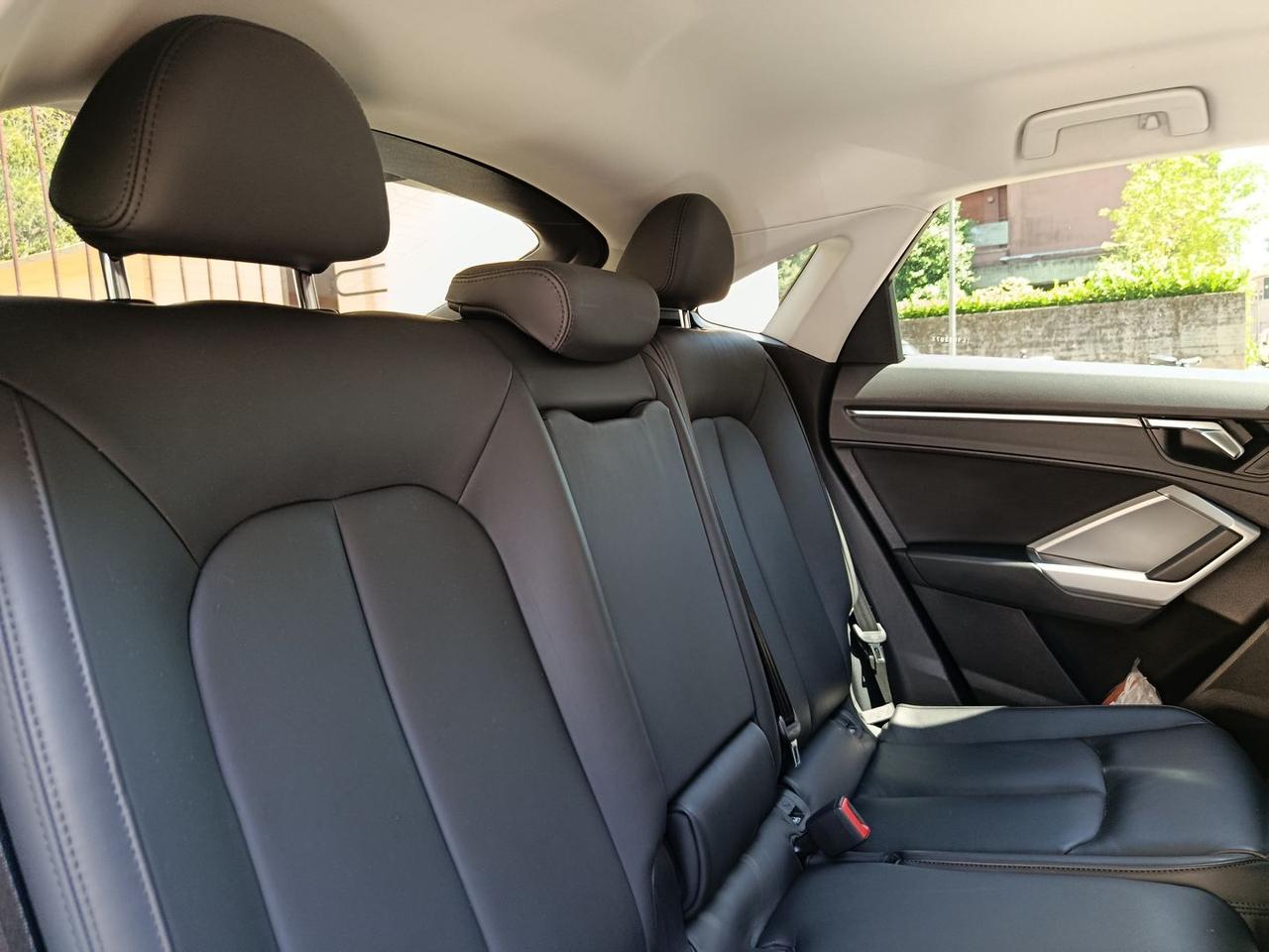 Audi Q3 2.0 TDI Business #6230