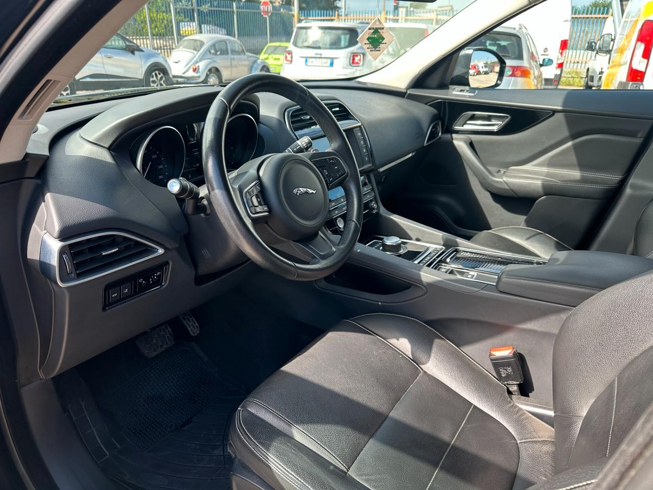 Jaguar F-Pace 2.0 D 180 CV