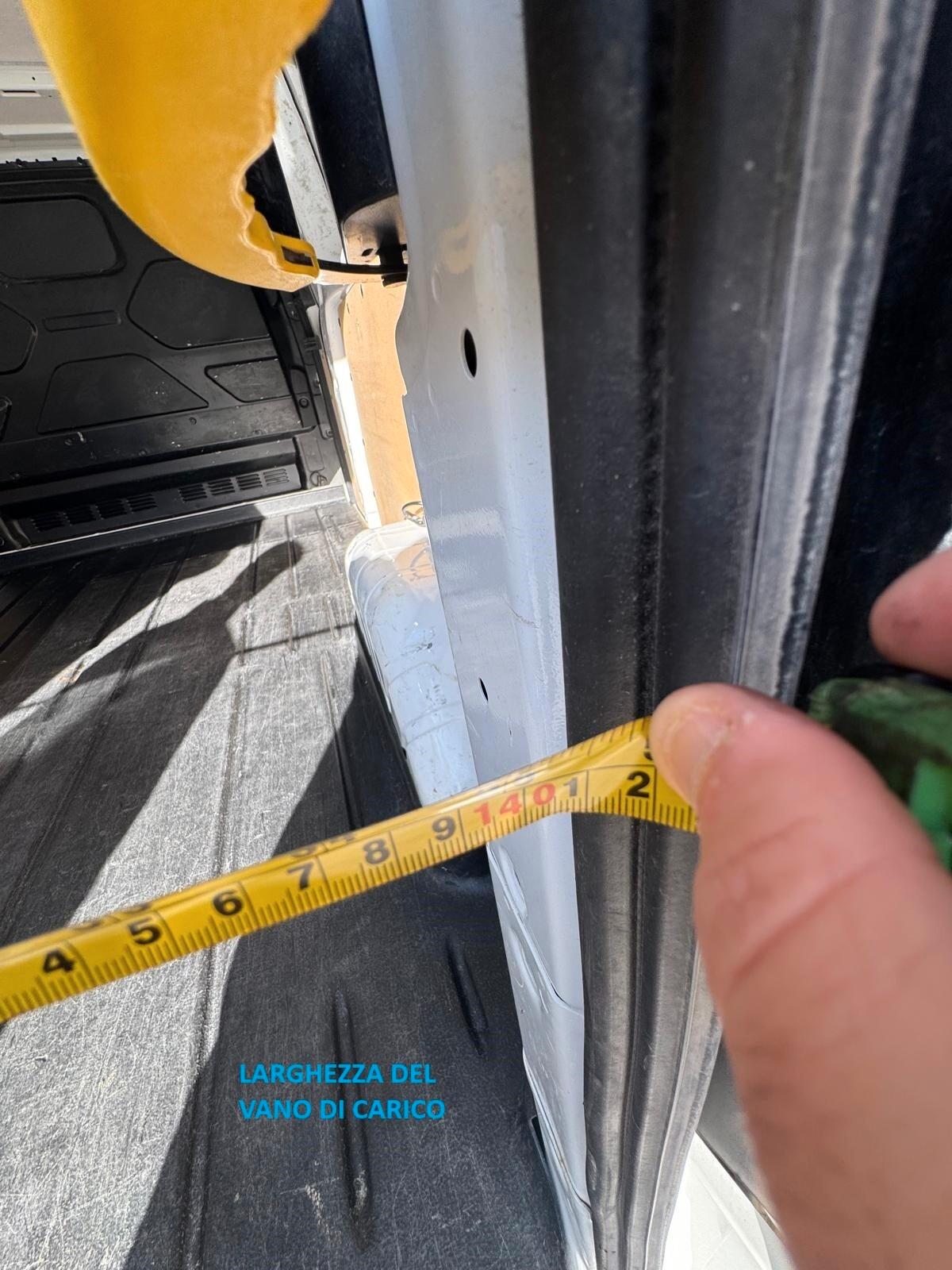 Ford Transit Custom 300 2.0 EcoBlue Hybrid 130 PL Furgone Trend