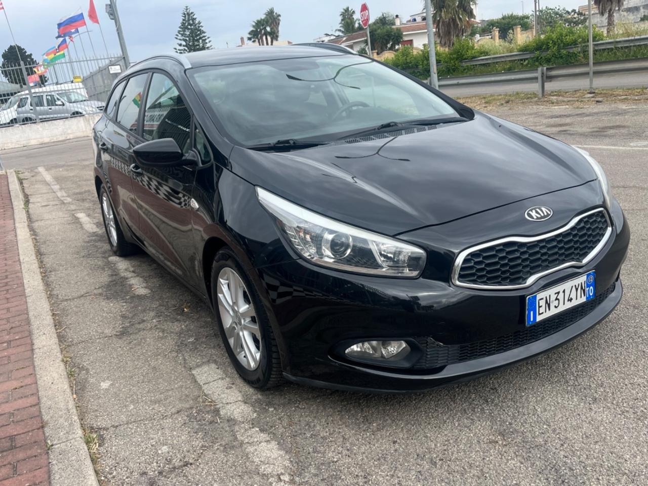 Kia Ceed 1.4 CRDi SW Cool Unipro 2012