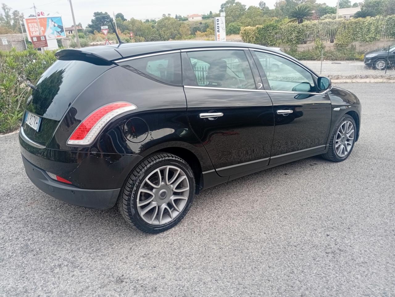 Lancia Delta 1.9 MJT Twinturbo DPF Oro