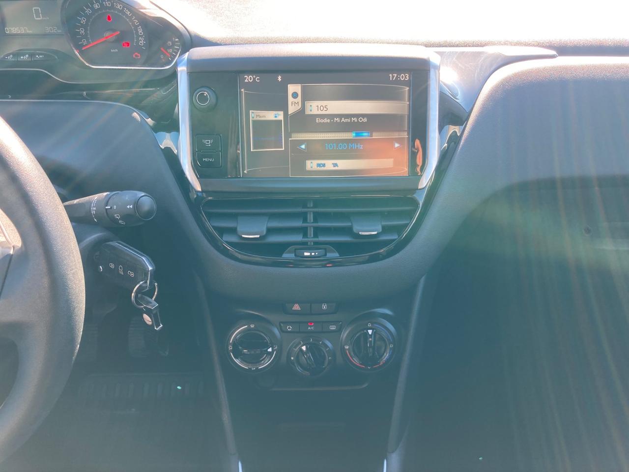 Peugeot 208 1.2 VTi 82 CV 5 porte Km 79000 NEOPATENTATI