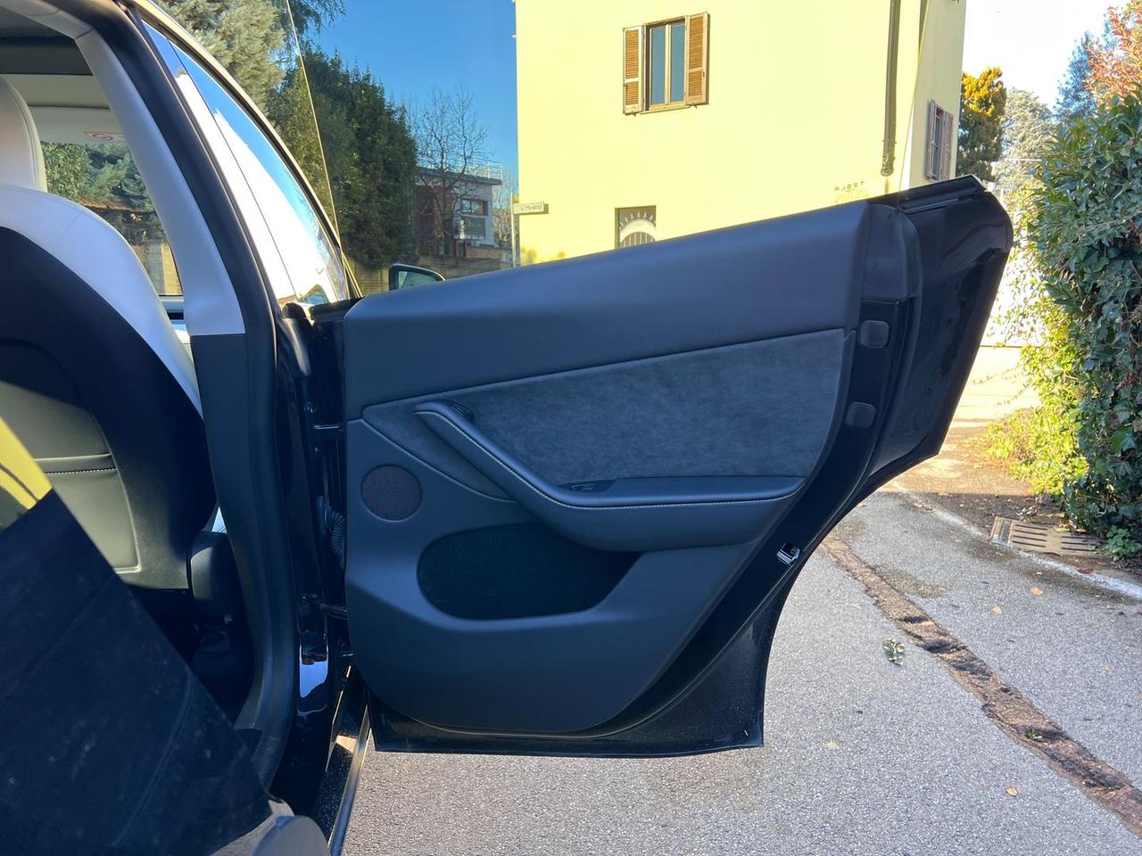 Tesla Model Y Performance #8327