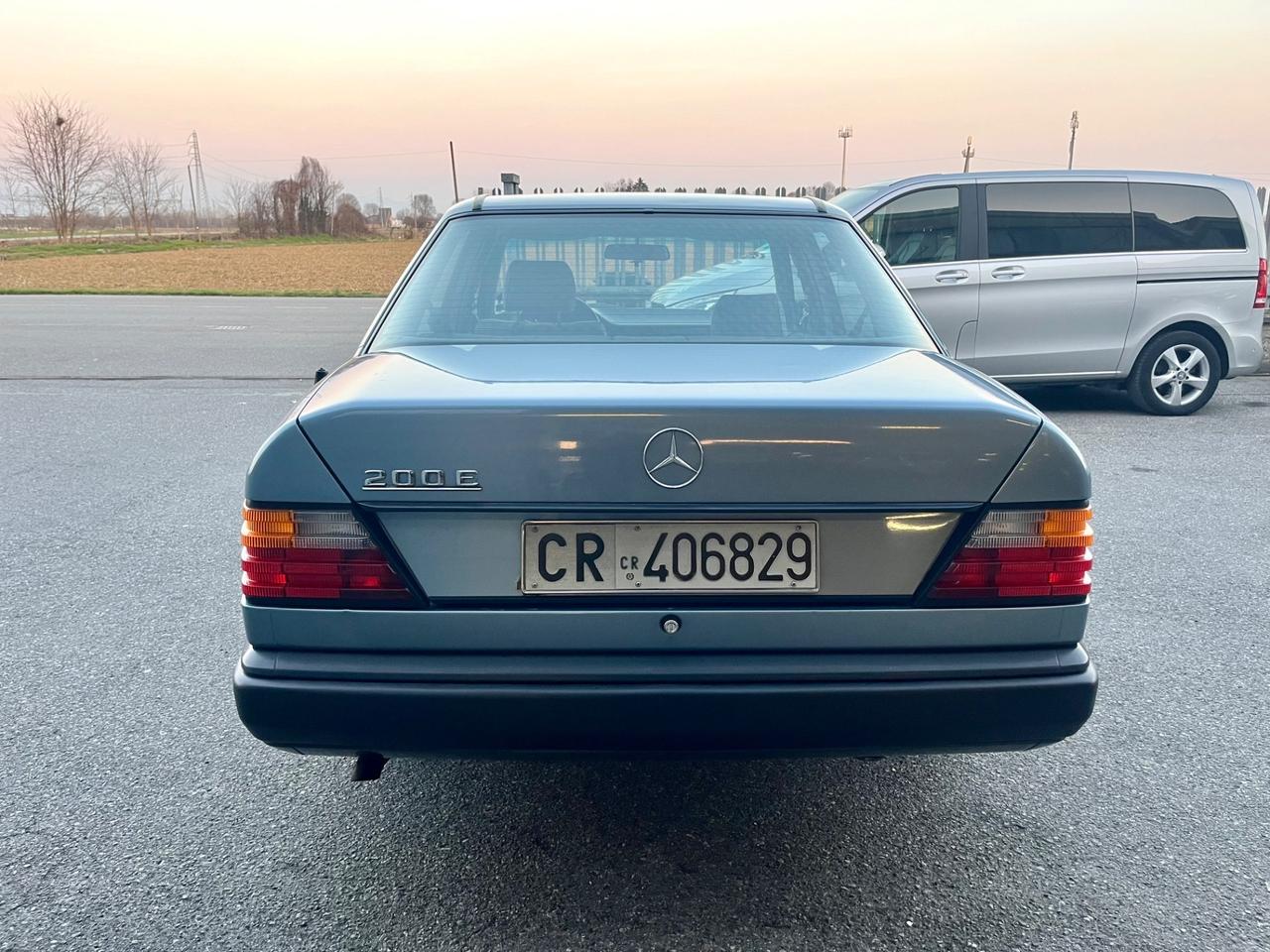 Mercedes-benz E 200 w124