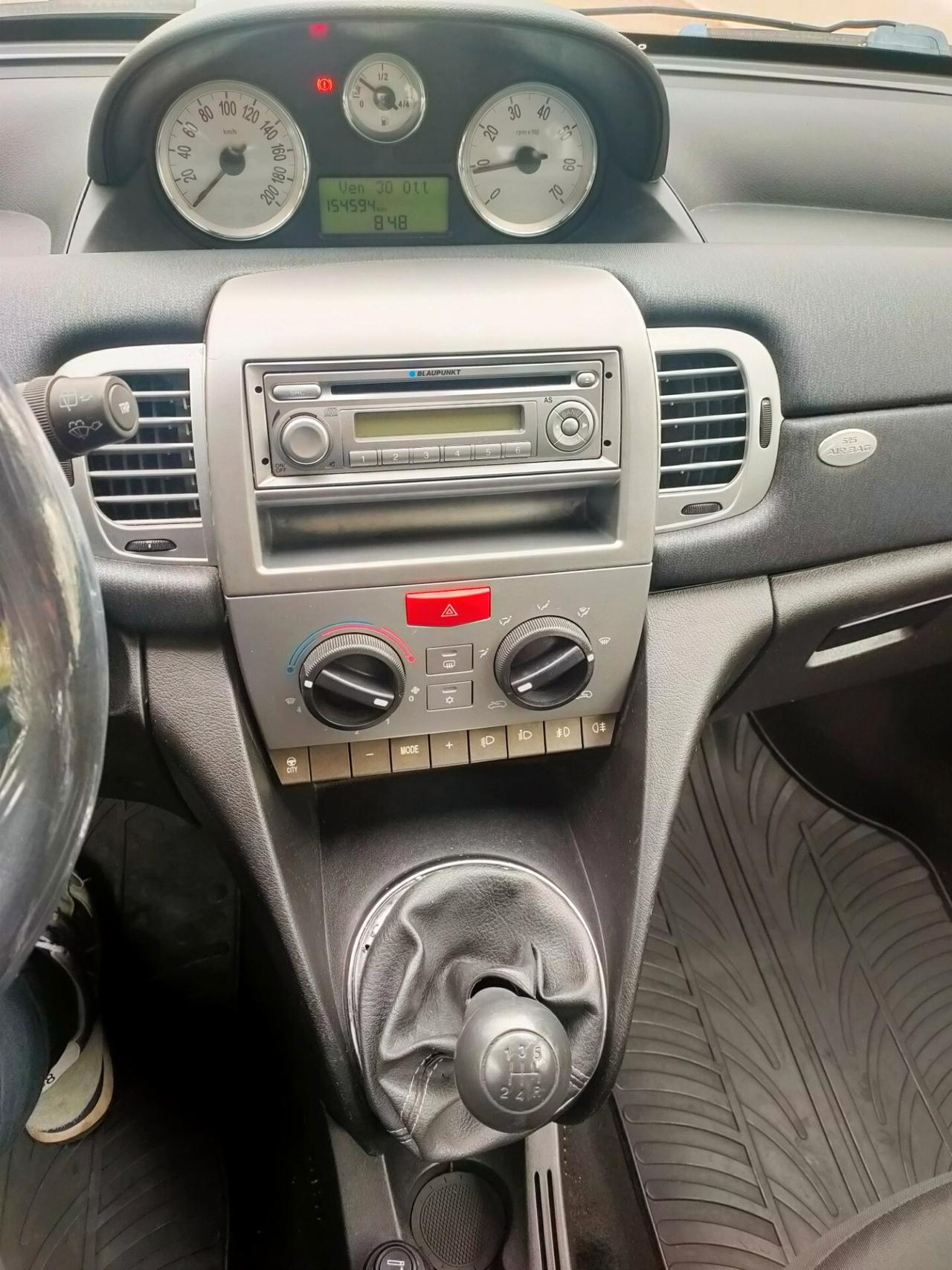 Lancia Ypsilon 1.3 MJT 75 CV Argento