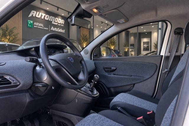 LANCIA Ypsilon HYBRID SILVER