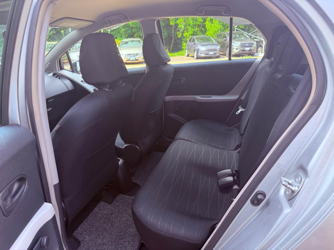 Toyota Yaris 1.0 5 porte Navi*Neopatentati*Solo 137000km*